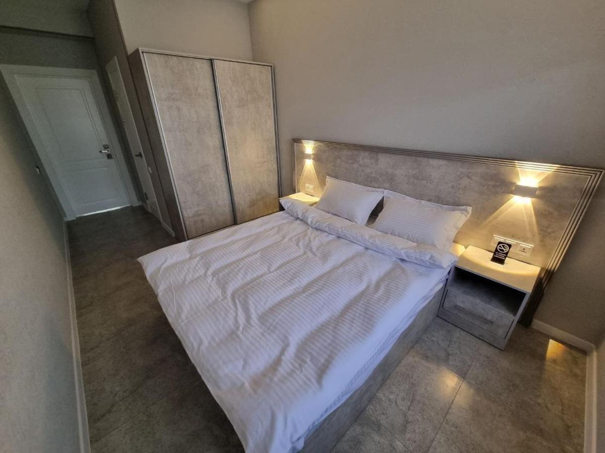 Revel Hotel Tasjkent Eksteriør bilde